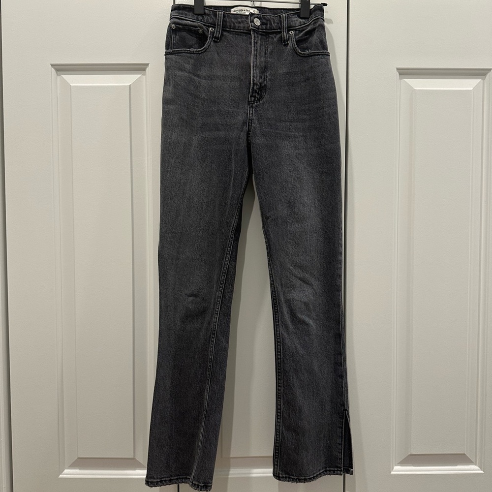 Abercrombie 90’s Straight Ultra High Rise